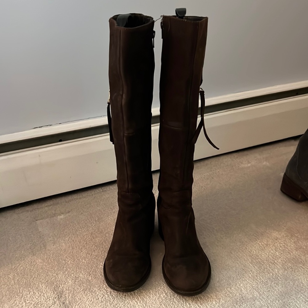 Steve Madden tall brown suede boots. Size 8.5